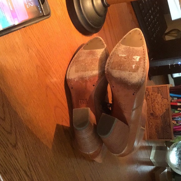 Frye Ankle Boots 🌺💕❤️ - Picture 6 of 7